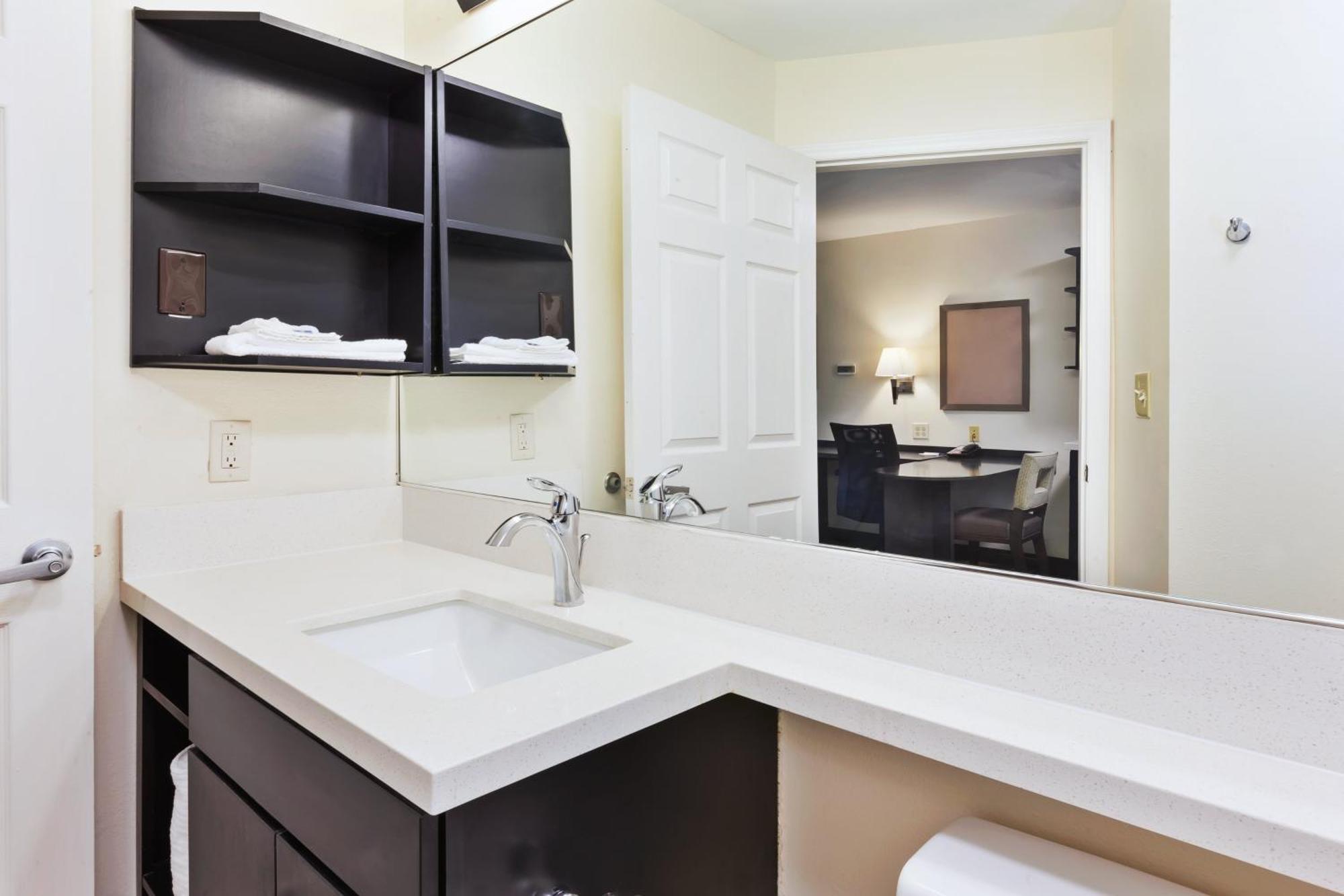 Studio Queen Suite